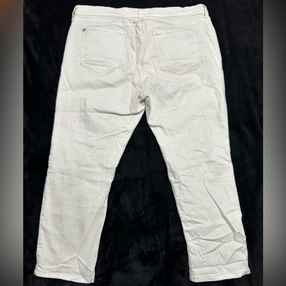 Old Navy Distressed Jean - Picture 4 of 5